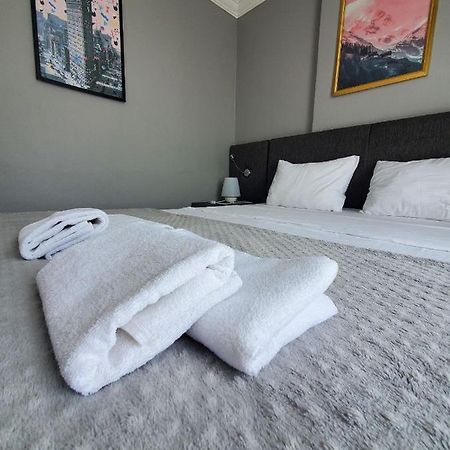 5 Mins To Airport Private Villa Room Istambul Exterior foto